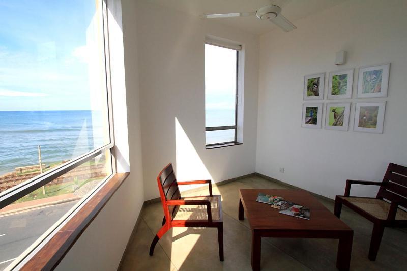 The Ocean Front By The Serendipity Collection Коломбо Экстерьер фото